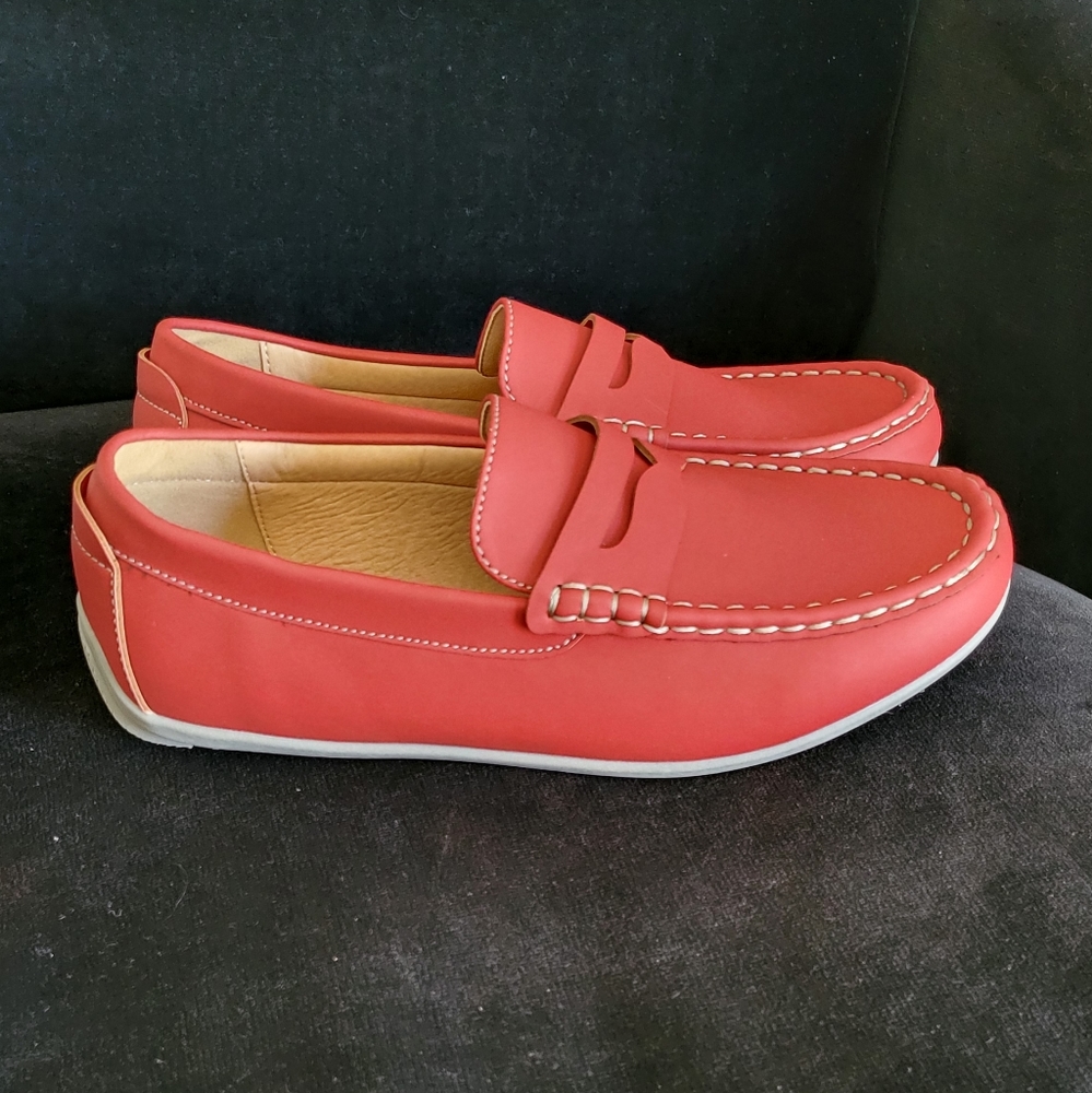 1901, Brand New ❤️ Red Loafer Slip On (Faux Leather), Size 6m (Big Boy)